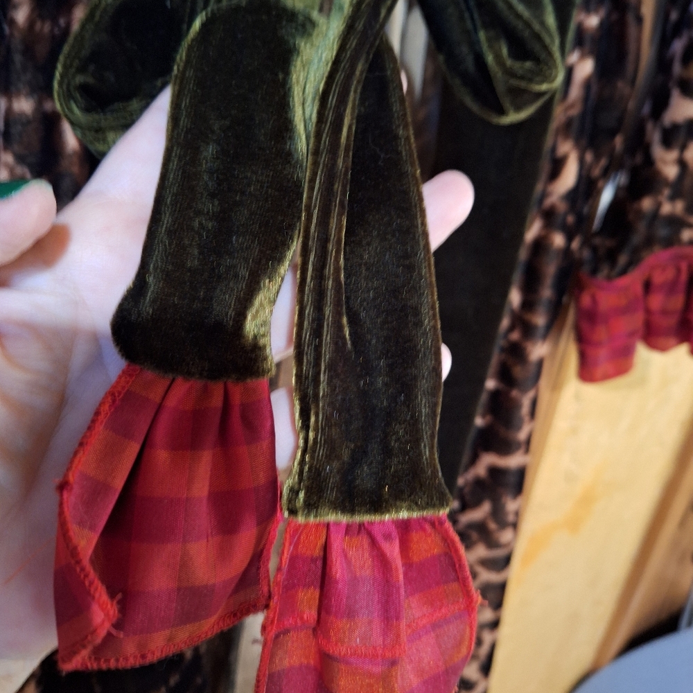 Goody Goody California ladies robe size L. - Picture 10 of 10